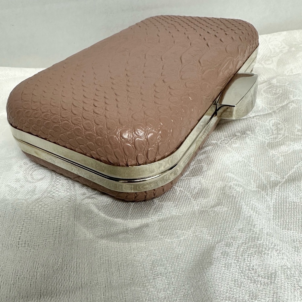 Faye London Silver and Pink Clutch Crossbody Bag with Elegant Embossed Design - Picture 4 of 7